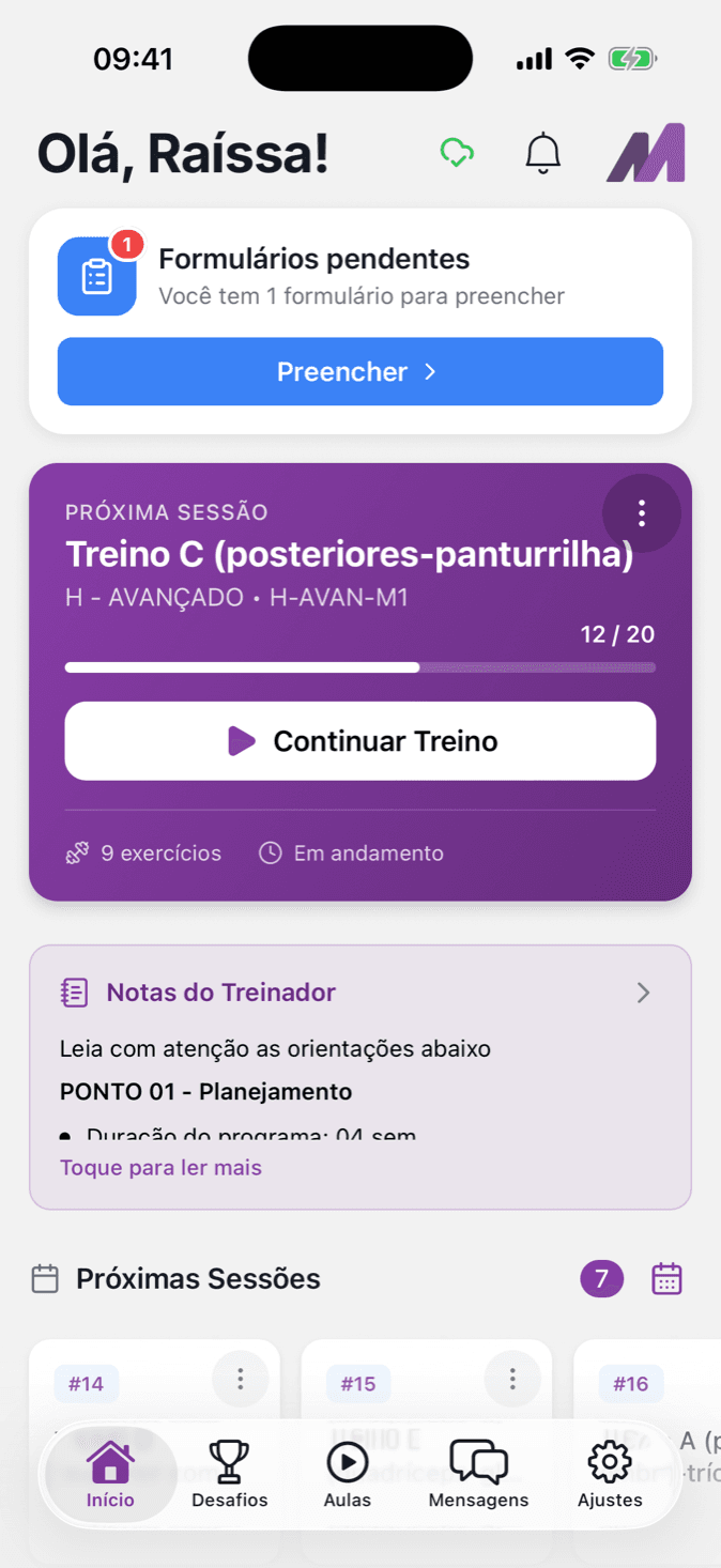 App do aluno com a marca da consultoria: logo própria no topo e a cor do time em toda a interface